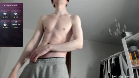 Snapshot of twinkie_twink chatting on January 2025 01:22:01 AM Andy online show from January 2025 01:22:01 AM
