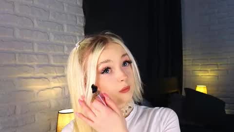 Snapshot of twinklefluff chatting on October 2025 03:53:01 PM twinklefluff online show from October 2025 03:53:01 PM