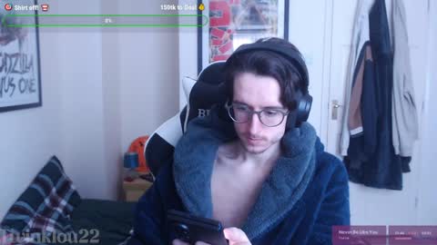 Snapshot of twinklou22 chatting on April 2026 05:07:02 PM Lou online show from April 2026 05:07:02 PM