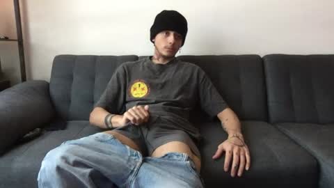 Derrick online show from May 2026 05:07:01 PM