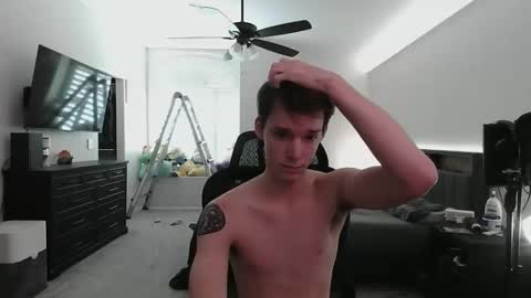 Snapshot of twinkvibez chatting on November 2025 06:18:02 PM OnlyOwen online show from November 2025 06:18:02 PM