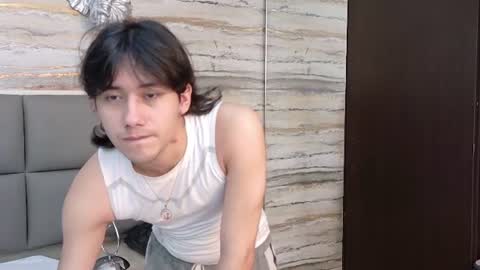 Snapshot of twinslovers_ chatting on June 2026 04:14:02 AM twinslovers_ online show from June 2026 04:14:02 AM