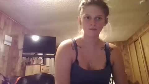 Snapshot of twizzler_twizzle chatting on September 2025 05:28:02 AM twizzler_twizzle online show from September 2025 05:28:02 AM