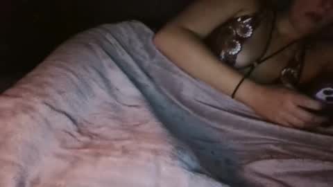 Snapshot of twizzler_twizzle chatting on November 2025 12:22:01 AM twizzler_twizzle online show from November 2025 12:22:01 AM