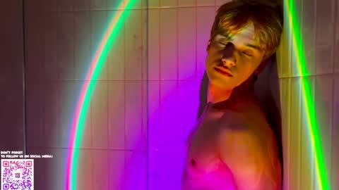 Molly and Nick online show from April 2026 07:07:02 PM