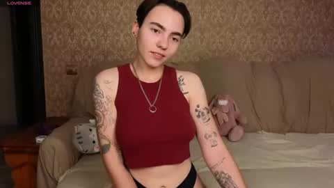 Snapshot of twobabesweet chatting on June 2026 08:58:01 AM Welcome guys We Lili and Vic PVT open online show from June 2026 08:58:01 AM