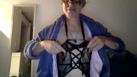twoboobsonepenis online show from June 2026 04:10:02 AM