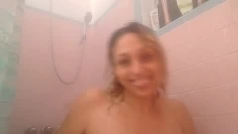 Twocrazy85 online show from November 2025 05:04:01 PM