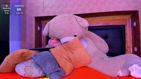 twogirlswitteeth online show from December 2025 11:06:02 AM