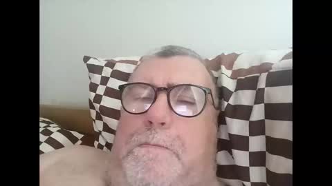 twohats2810 online show from May 2026 05:46:01 AM