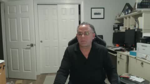 Twopeopleinlove online show from December 2025 10:53:01 AM