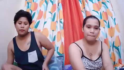 Snapshot of twowetcuties chatting on January 2025 05:30:01 AM Lyn and lea online show from January 2025 05:30:01 AM