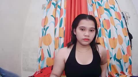 Snapshot of twowetcuties chatting on February 2025 11:25:02 PM Lyn and lea online show from February 2025 11:25:02 PM