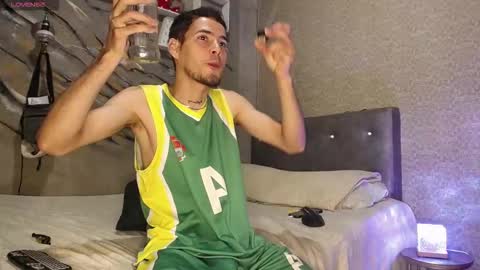 tyl3r_coop3r online show from February 2026 03:30:01 PM