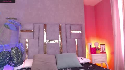 tyla_ks online show from November 2025 07:58:01 PM