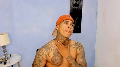 tyler_bell_ online show from May 2026 04:52:02 AM