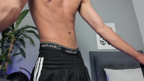 Snapshot of tyler_fox_ chatting on April 2026 10:01:01 PM Tyler Fox online show from April 2026 10:01:01 PM