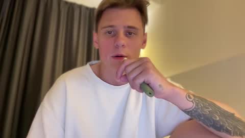 Snapshot of tyler_garrner chatting on October 2025 03:09:01 PM tyler_garrner online show from October 2025 03:09:01 PM