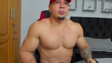tyler_hank1 online show from July 2026 01:18:01 AM