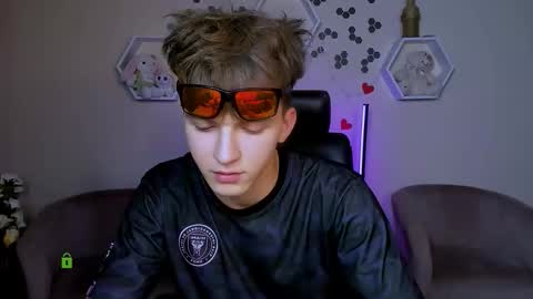 tyler_sparks_ online show from September 2025 07:38:01 PM