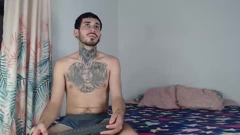 Snapshot of tyler_y_luna chatting on December 2025 04:08:01 AM Tyler y Luna online show from December 2025 04:08:01 AM