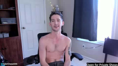 Snapshot of tylerchasexxx chatting on January 2025 08:11:01 PM Tyler Chase online show from January 2025 08:11:01 PM