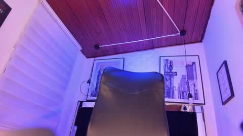 Snapshot of tylla_ chatting on December 2025 03:38:02 AM online show from December 2025 03:38:02 AM