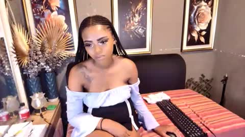 Snapshot of tyrabangz chatting on November 2025 10:15:02 AM Tyra online show from November 2025 10:15:02 AM