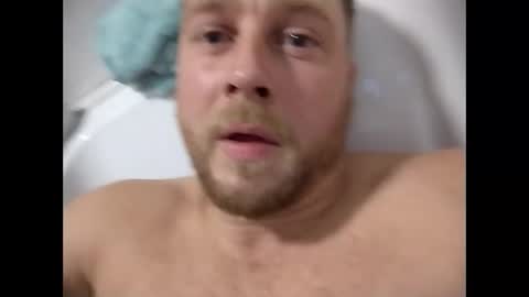 Snapshot of tyreking chatting on November 2025 10:43:02 PM tyreking online show from November 2025 10:43:02 PM