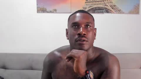 Snapshot of tyron_rulers chatting on May 2026 01:45:01 AM Dvid Rullers online show from May 2026 01:45:01 AM