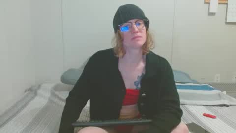 Snapshot of tyyyler93 chatting on February 2025 01:40:02 AM TylerAlternative online show from February 2025 01:40:02 AM