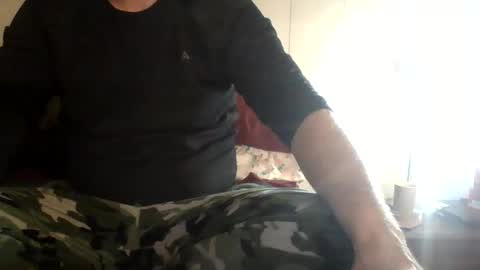 Snapshot of u_caught_us chatting on January 2025 01:23:02 AM u_caught_us online show from January 2025 01:23:02 AM