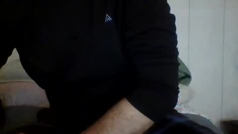 Snapshot of u_caught_us chatting on February 2025 01:38:01 AM u_caught_us online show from February 2025 01:38:01 AM