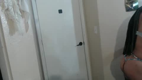 Azelia B online show from October 2025 05:03:01 PM