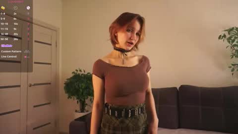 Lili online show from December 2025 04:24:01 PM