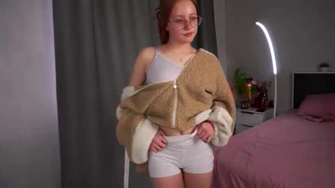 Lili online show from February 2026 04:42:01 AM