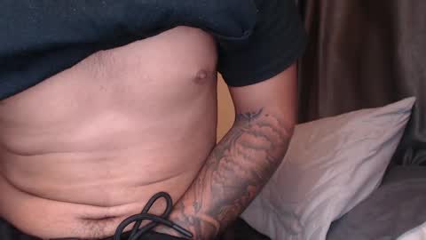 Snapshot of ugh_manux chatting on May 2026 09:48:02 AM ugh_manux online show from May 2026 09:48:02 AM
