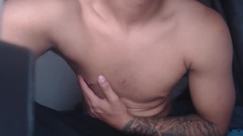 Snapshot of ugh_manux chatting on May 2026 02:51:02 AM ugh_manux online show from May 2026 02:51:02 AM