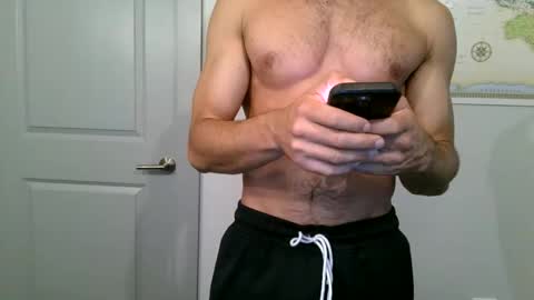 Snapshot of uhhuhyea chatting on May 2026 11:34:01 PM uhhuhyea online show from May 2026 11:34:01 PM