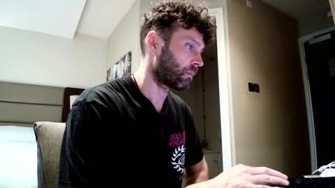Snapshot of ukguyitsme chatting on May 2026 12:35:02 PM ukguyitsme online show from May 2026 12:35:02 PM