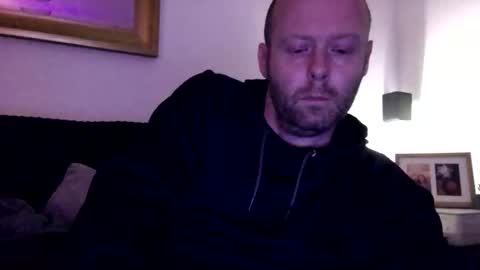 ukmatty3 online show from December 2025 11:25:02 PM