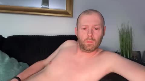 ukmatty3 online show from April 2026 07:53:02 PM