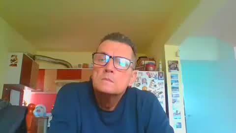 Snapshot of ulmeni4 chatting on May 2026 12:22:02 PM ulmeni4 online show from May 2026 12:22:02 PM