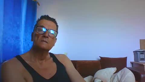 Snapshot of ulmeni4 chatting on May 2026 06:11:02 AM ulmeni4 online show from May 2026 06:11:02 AM