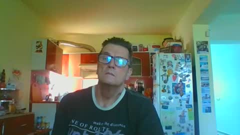 Snapshot of ulmeni7 chatting on June 2026 06:23:01 AM ulmeni7 online show from June 2026 06:23:01 AM