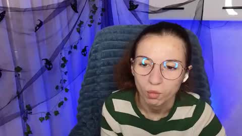 Snapshot of ulyanix chatting on November 2025 04:58:02 AM Ulyana online show from November 2025 04:58:02 AM