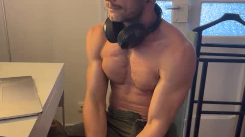 Um CM online show from April 2026 01:38:01 PM