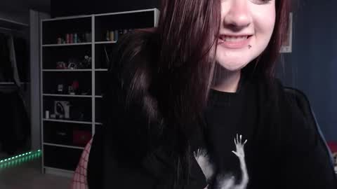 Julia online show from November 2025 04:35:01 AM