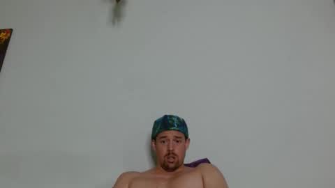 Snapshot of umphreak42 chatting on May 2026 07:33:01 PM Andrew online show from May 2026 07:33:01 PM
