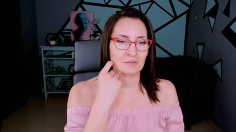 Snapshot of unatera chatting on February 2026 09:08:01 AM UnaTera online show from February 2026 09:08:01 AM